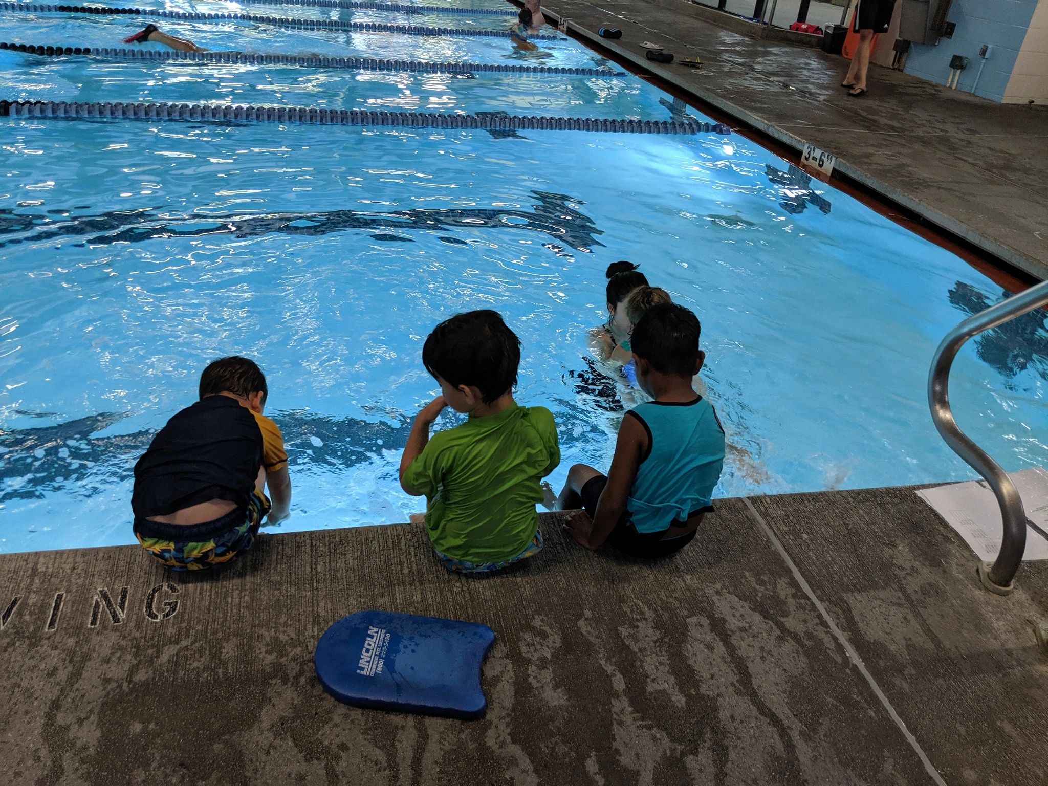 Vanderzicht Memorial Swimming Pool logo