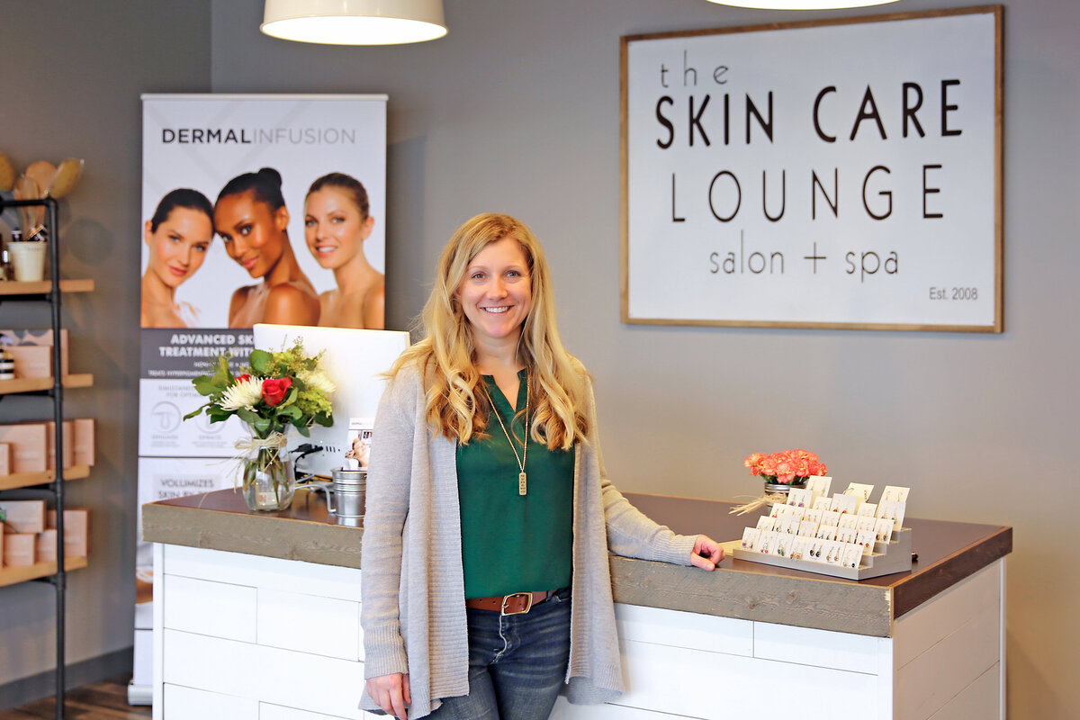 Skin Care Lounge The logo